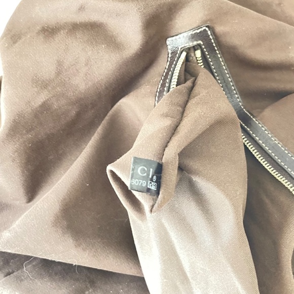 Gucci Monogram Medium Pelham Studded Hobo - Picture 9 of 15